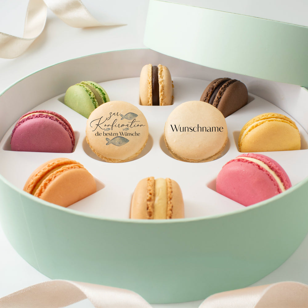 Macaron-Geschenkbox zur Konfirmation mit Wunschname – 10 Stück